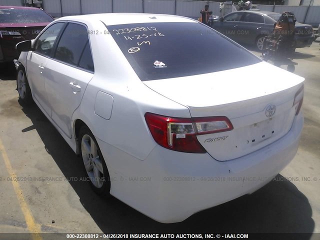 4T1BF1FK3DU240708 - 2013 TOYOTA CAMRY L/SE/LE/XLE 白色 照片 3