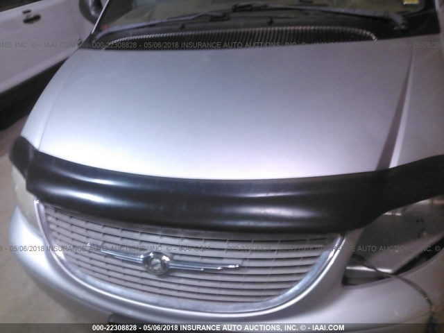 2C4GP54LX3R223815 - 2003 CHRYSLER TOWN & COUNTRY LXI SILVER photo 10