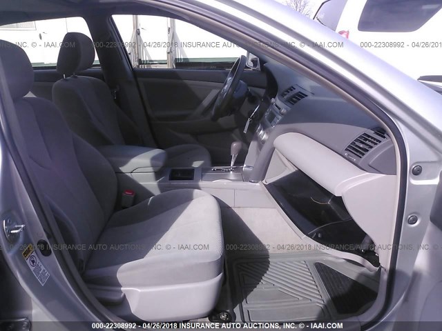 4T1BE46K47U155613 - 2007 TOYOTA CAMRY NEW GENERAT CE/LE/XLE/SE SILVER photo 5