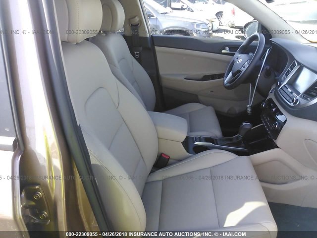 KM8J33A41HU442851 - 2017 HYUNDAI TUCSON LIMITED/SPORT AND ECO/SE Dark Brown photo 5
