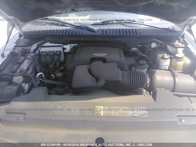 1FMPU16L74LA30056 - 2004 FORD EXPEDITION XLT 白色 照片 10