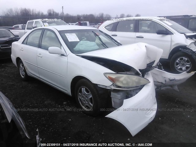 4T1BF30KX2U026137 - 2002 TOYOTA CAMRY LE/XLE/SE თეთრი ფოტო 1