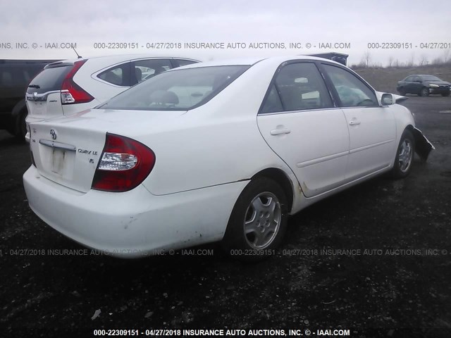 4T1BF30KX2U026137 - 2002 TOYOTA CAMRY LE/XLE/SE თეთრი ფოტო 4