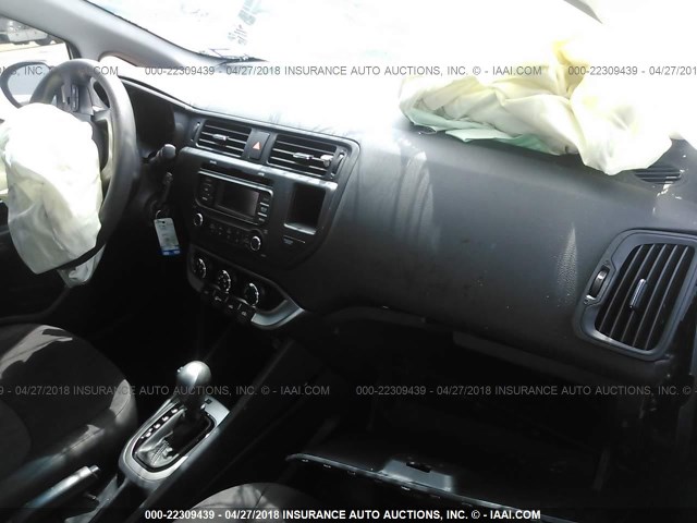 KNADM4A39F6527365 - 2015 KIA RIO LX SILVER photo 5