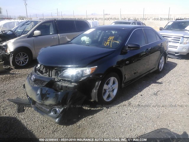 4T1BF1FK4EU823421 - 2014 TOYOTA CAMRY L/SE/LE/XLE Qara foto 2