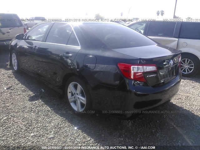 4T1BF1FK4EU823421 - 2014 TOYOTA CAMRY L/SE/LE/XLE Qara foto 3