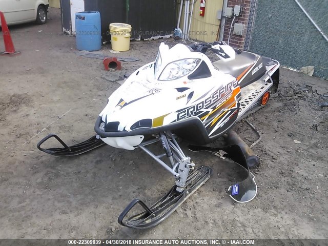 4UF10SNW8AT111045 - 2010 ARCTIC CAT CROSSFIRE 8  WHITE photo 2