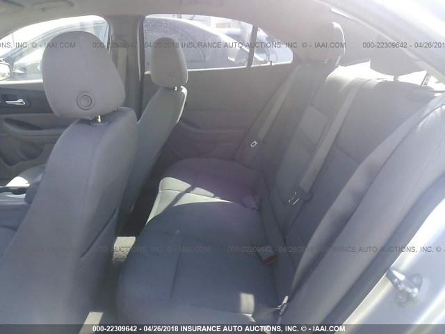 1G11B5SAXDF196011 - 2013 CHEVROLET MALIBU LS ვერცხლისფერი ფოტო 8