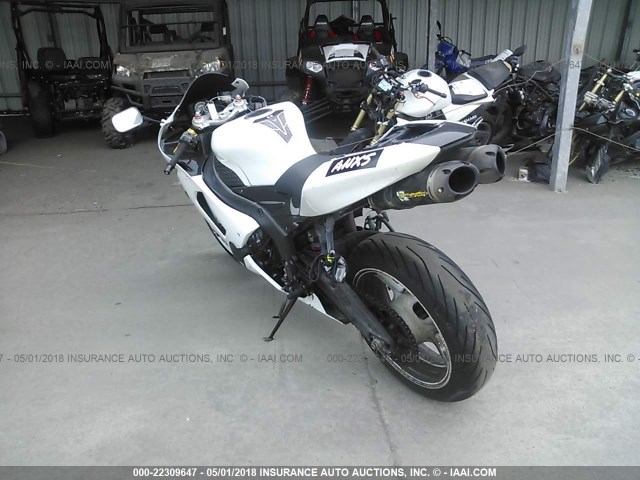 JKBZXJD116A001534 - 2006 KAWASAKI ZX636 C1 WHITE photo 3