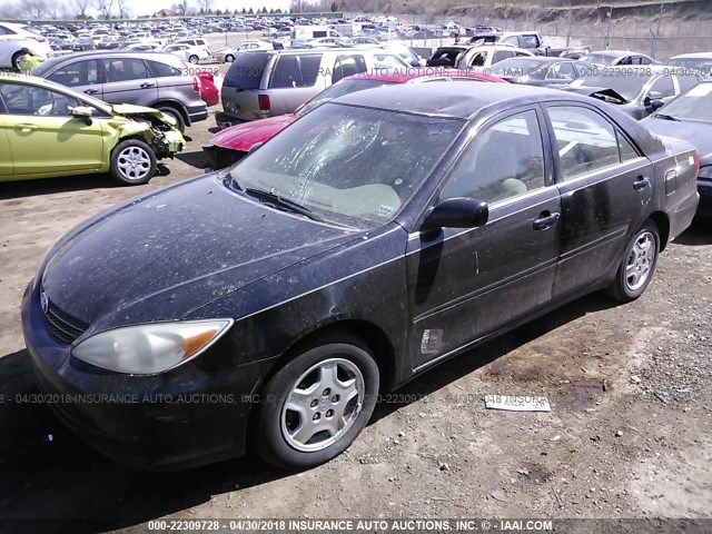 4T1BF30K32U017358 - 2002 TOYOTA CAMRY LE/XLE/SE შავი ფოტო 2