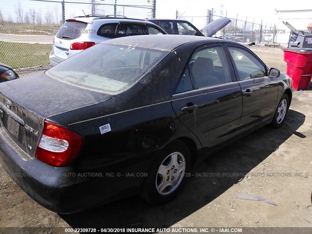 4T1BF30K32U017358 - 2002 TOYOTA CAMRY LE/XLE/SE შავი ფოტო 4