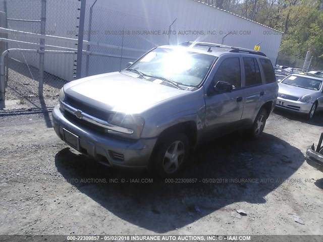 1GNDS13SX62128586 - 2006 CHEVROLET TRAILBLAZER LS/LT SILVER photo 2