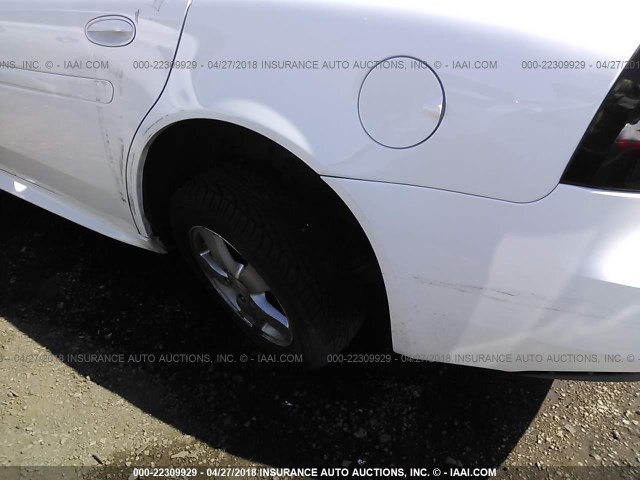 2G2WP552781133937 - 2008 PONTIAC GRAND PRIX WHITE photo 6