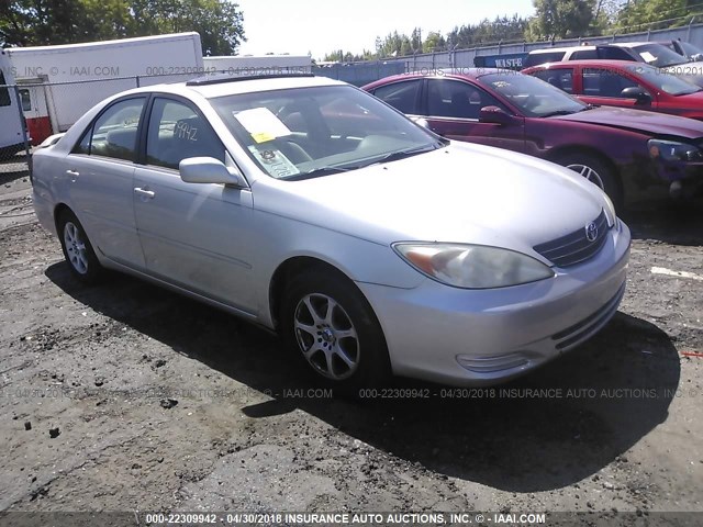 4T1BE32K62U611183 - 2002 TOYOTA CAMRY LE/XLE/SE SILVER photo 1