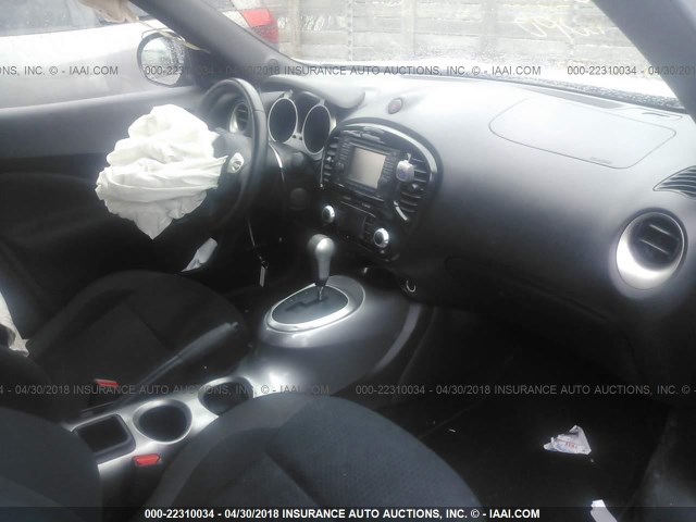 JN8AF5MV0ET361373 - 2014 NISSAN JUKE S/SV/SL/NISMO SILVER photo 5