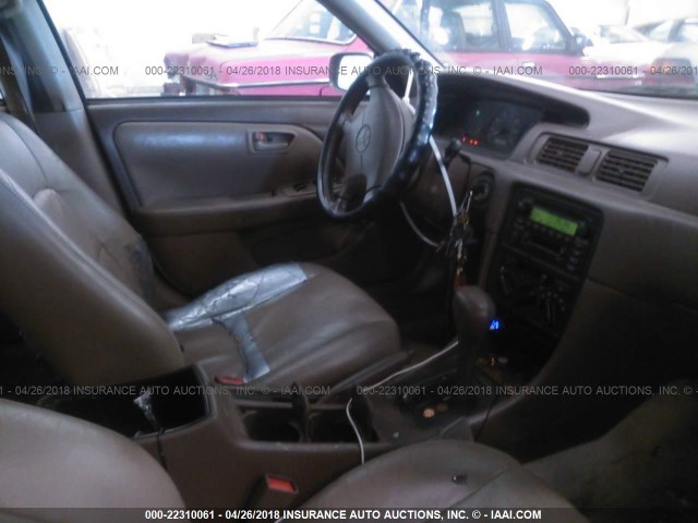 4T1BF22K4VU015730 - 1997 TOYOTA CAMRY CE/LE/XLE GRAY photo 5
