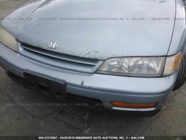 1HGCD5636SA015293 - 1995 HONDA ACCORD LX/EX Light Blue photo 6