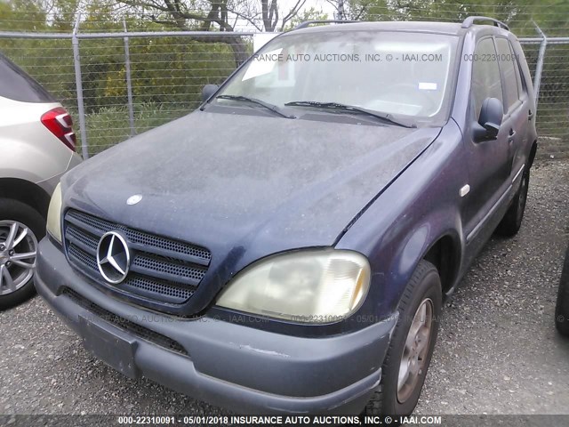 4JGAB54E9XA134880 - 1999 MERCEDES-BENZ ML 320 BLUE photo 2