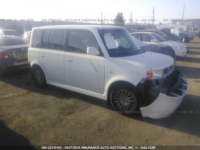 JTLKT324564117080 - 2006 TOYOTA SCION XB WHITE photo 1