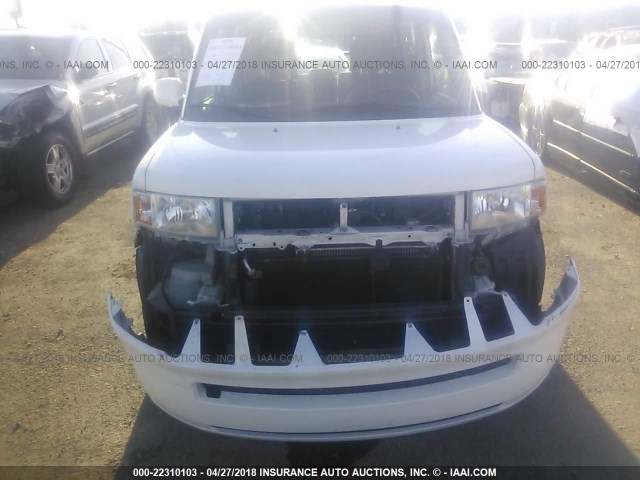 JTLKT324564117080 - 2006 TOYOTA SCION XB WHITE photo 6