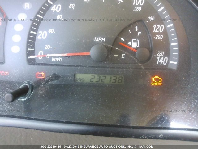 JTDBE32K040253853 - 2004 TOYOTA CAMRY LE/XLE WHITE photo 7