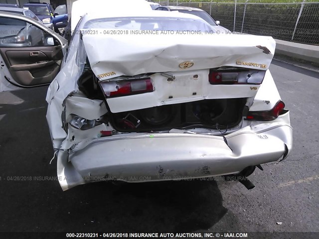 JT2BF22K7W0106951 - 1998 TOYOTA CAMRY CE/LE/XLE 白色 照片 6