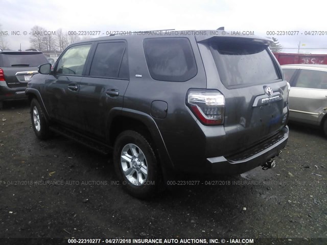 JTEBU5JR2G5343537 - 2016 TOYOTA 4RUNNER SR5 PREM/LTDL/TRAIL/TRD GRAY photo 3