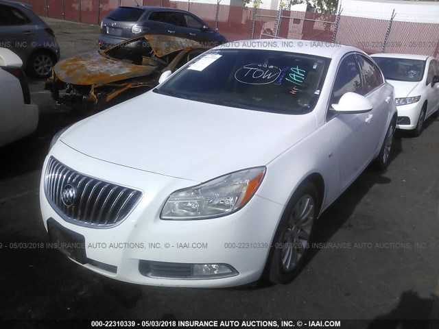 2G4GN5EC6B9178600 - 2011 BUICK REGAL CXL WHITE photo 2