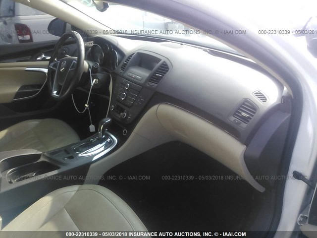 2G4GN5EC6B9178600 - 2011 BUICK REGAL CXL WHITE photo 5