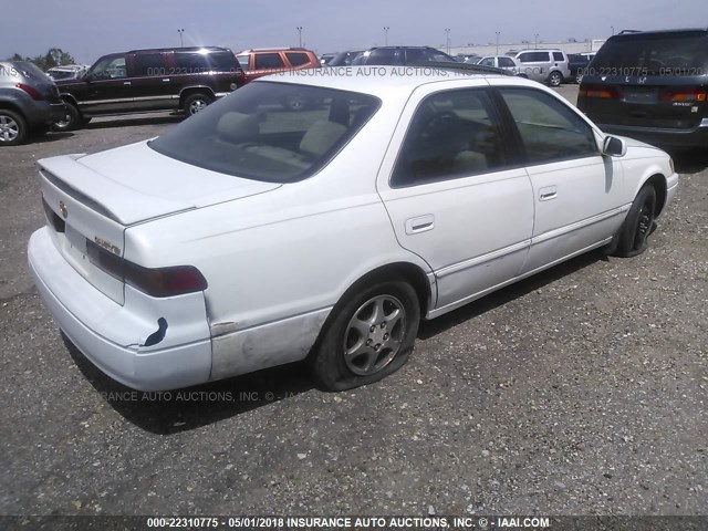 4T1BG22K1WU220467 - 1998 TOYOTA CAMRY CE/LE/XLE 白色 照片 4