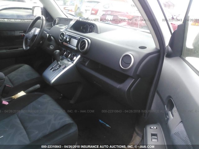 JTLZE4FE0B1133555 - 2011 TOYOTA SCION XB WHITE photo 5