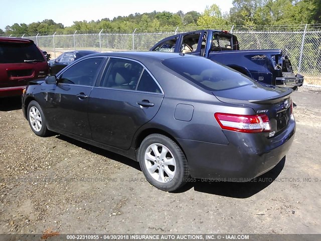 4T1BF3EK8BU225566 - 2011 TOYOTA CAMRY SE/LE/XLE GRAY photo 3