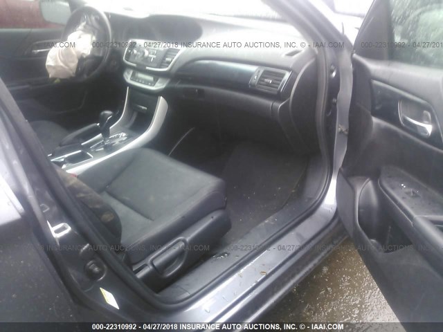 1HGCR2F5XDA238926 - 2013 HONDA ACCORD SPORT 灰色 照片 5