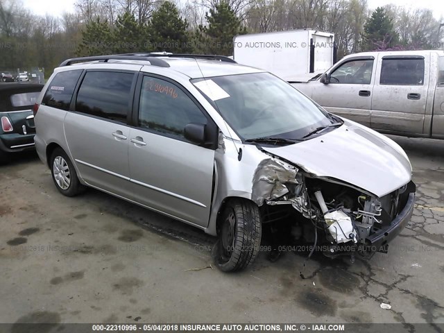 5TDZA23C05S242278 - 2005 TOYOTA SIENNA CE/LE SILVER photo 1