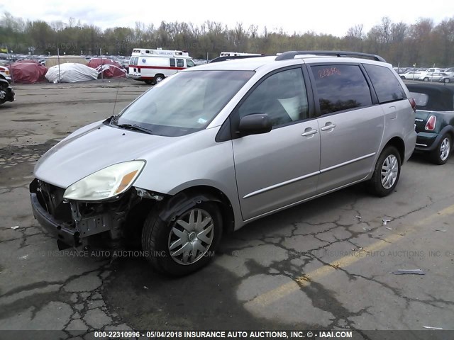 5TDZA23C05S242278 - 2005 TOYOTA SIENNA CE/LE SILVER photo 2