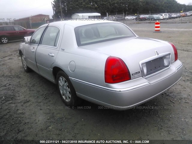 1LNHM82V87Y622125 - 2007 LINCOLN TOWN CAR SIGNATURE LIMITED SILVER photo 3