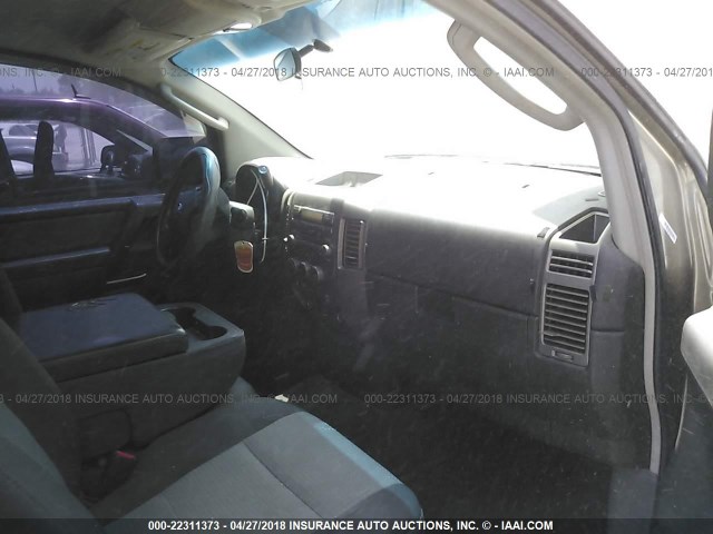 1N6BA06A56N562541 - 2006 NISSAN TITAN XE/SE/LE GRAY photo 5