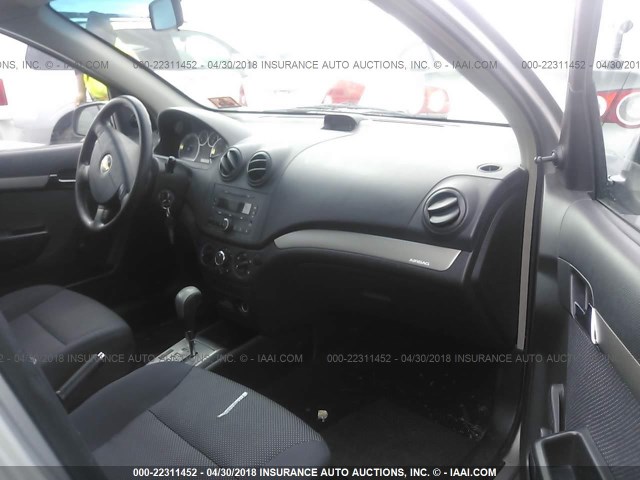 KL1TD56657B092285 - 2007 CHEVROLET AVEO LS SILVER photo 5