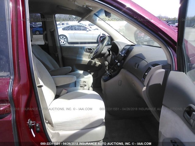 KNDMB233266047405 - 2006 KIA SEDONA EX/LX RED photo 5