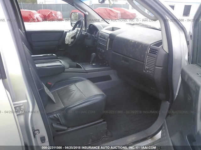 1N6BA07A37N228234 - 2007 NISSAN TITAN XE/SE/LE SILVER photo 5