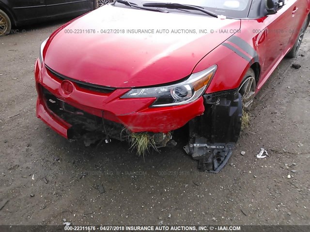 JTKJF5C72F3090258 - 2015 TOYOTA SCION TC 红色 照片 6