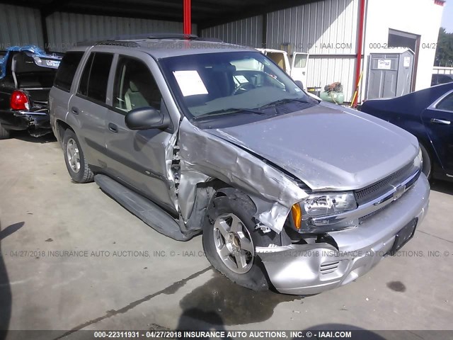 1GNDS13S142152496 - 2004 CHEVROLET TRAILBLAZER LS/LT SILVER photo 1