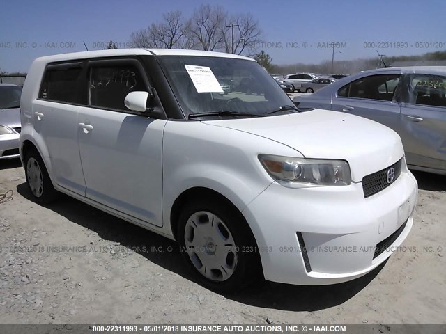 JTLKE50EX81037425 - 2008 TOYOTA SCION XB WHITE photo 1