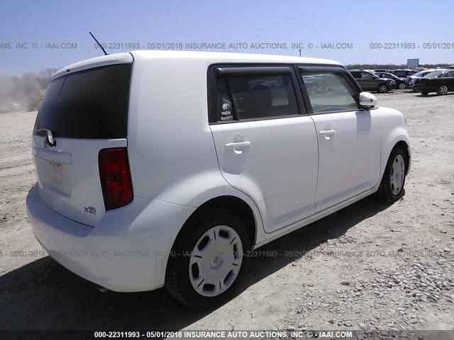 JTLKE50EX81037425 - 2008 TOYOTA SCION XB WHITE photo 4