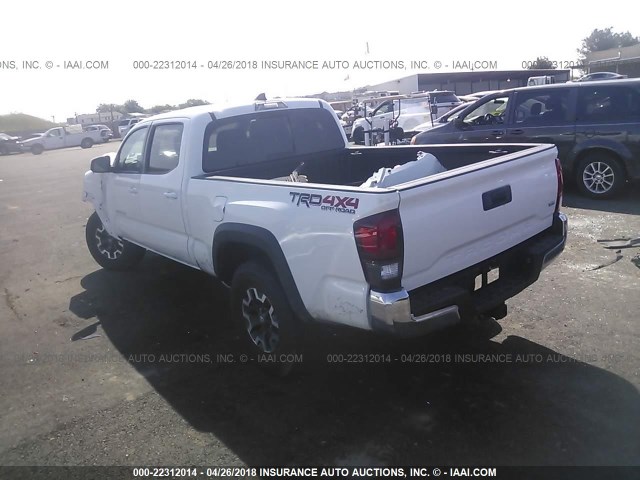 3TMDZ5BN8JM038992 - 2018 TOYOTA TACOMA DBL CAB/SR5/TRD SPORT/OR WHITE photo 3