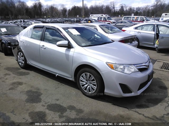 4T1BF1FK2CU035282 - 2012 TOYOTA CAMRY SE/LE/XLE SILVER photo 1