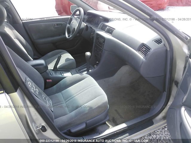 4T1BG22K21U051231 - 2001 TOYOTA CAMRY CE/LE/XLE 银色 照片 5