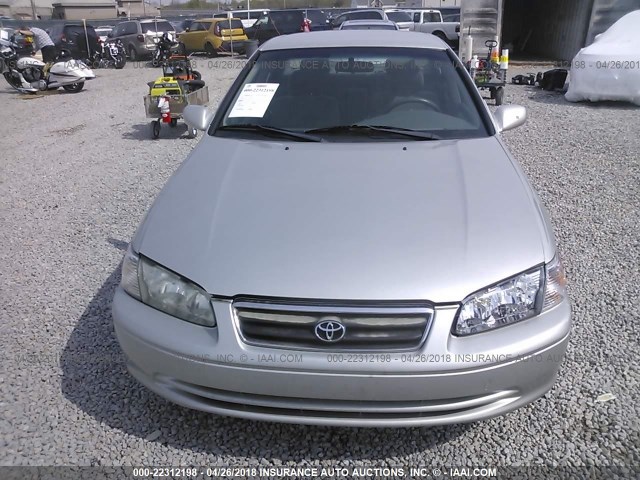 4T1BG22K21U051231 - 2001 TOYOTA CAMRY CE/LE/XLE 银色 照片 6