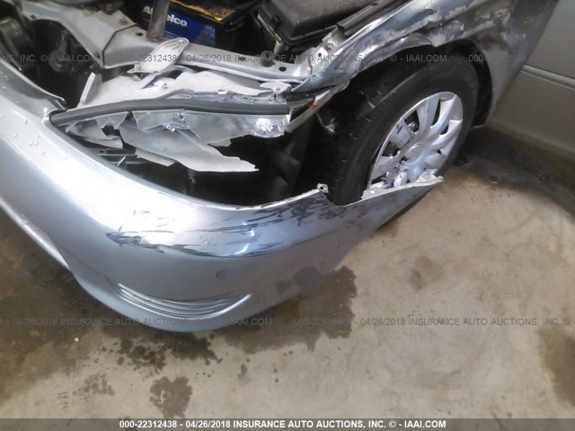 4T1BE32K45U539744 - 2005 TOYOTA CAMRY LE/XLE/SE ნაცრისფერი ფოტო 6