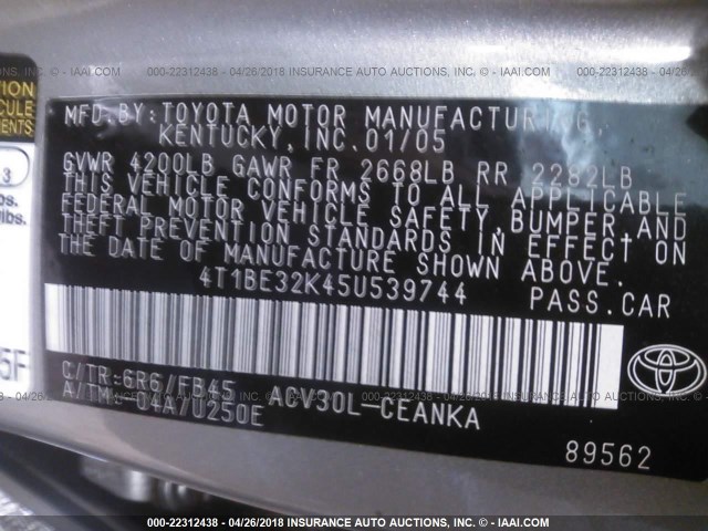 4T1BE32K45U539744 - 2005 TOYOTA CAMRY LE/XLE/SE ნაცრისფერი ფოტო 9